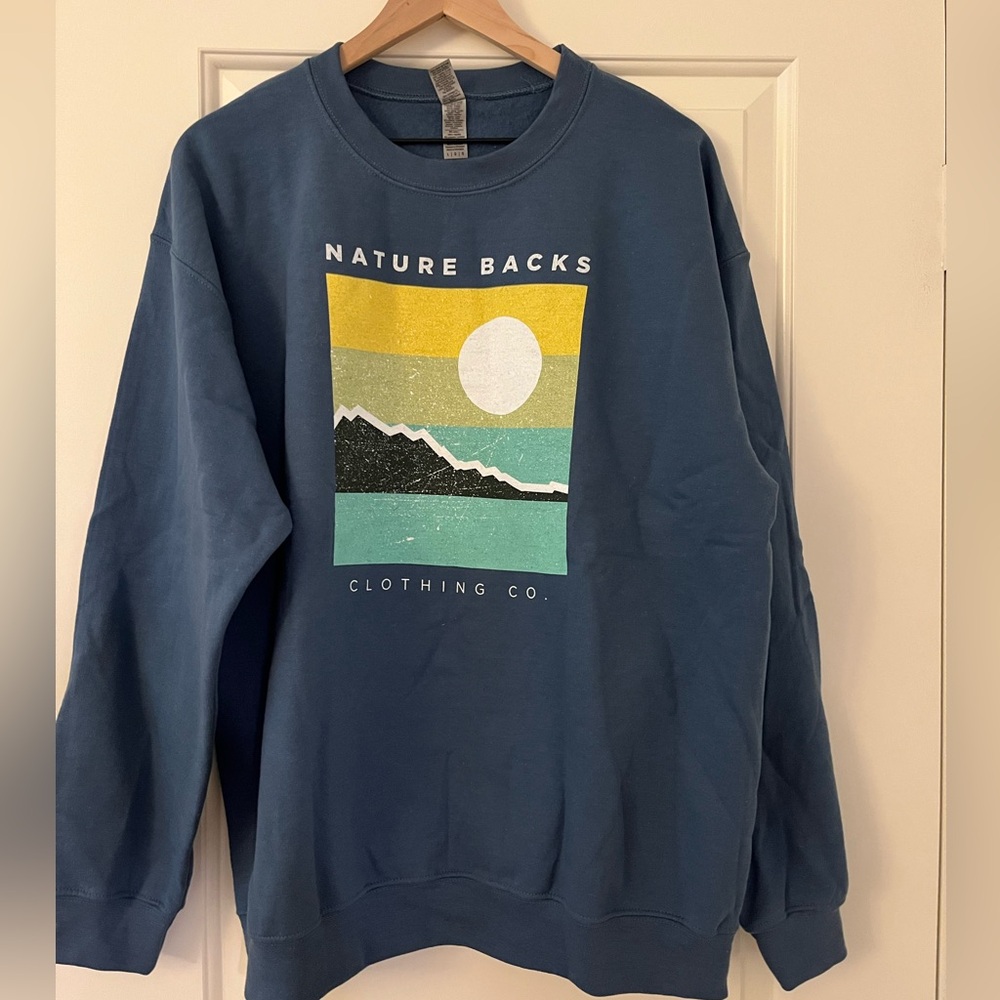 Nature Backs Blue Graphic sweater